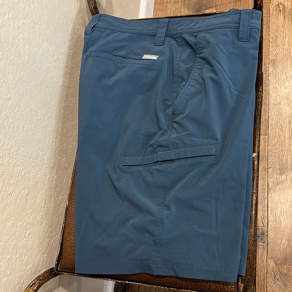 Brand New Columbia Sportswear Company Activewear 5 pockets Cool Blue Shorts! - Picture 4 of 9